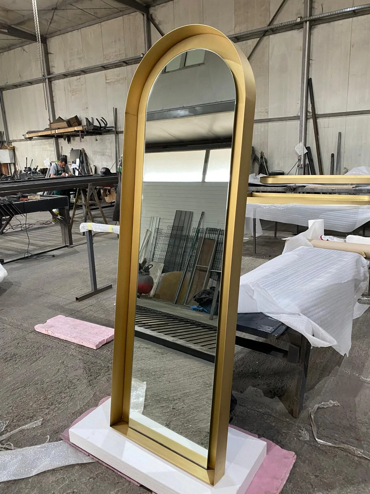 Arched mirror