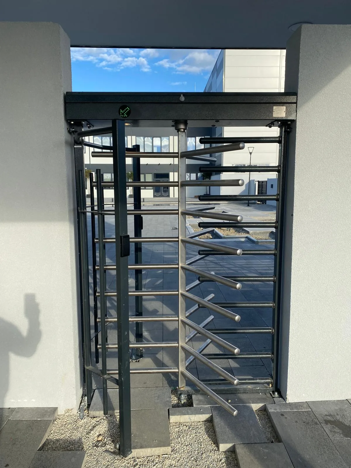 Full-height turnstile